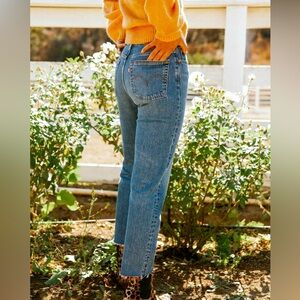 LEVIS WEDGIE STRAIGHT WEDIUM WASH RAW HEM